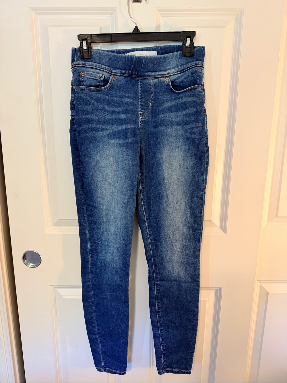 Levi Strauss Signature Gold Women's Totally Shaping Pull On Skinny Jeans